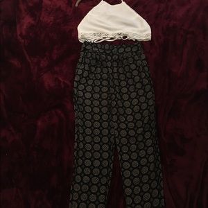 Flowy pants with tapered ankle